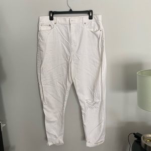 White boyfriend jeans